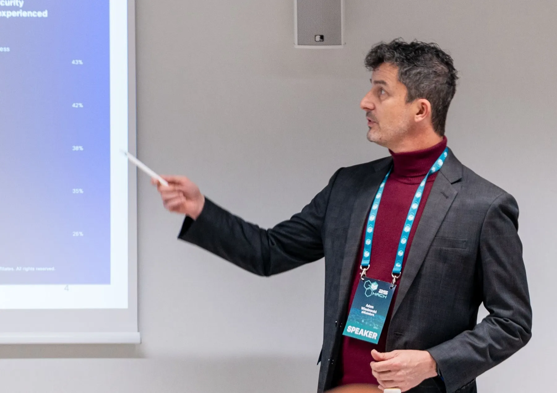 Adam D. Wisniewski an der GOhack 2025 zum Thema Sicherheit in Zeiten von KI